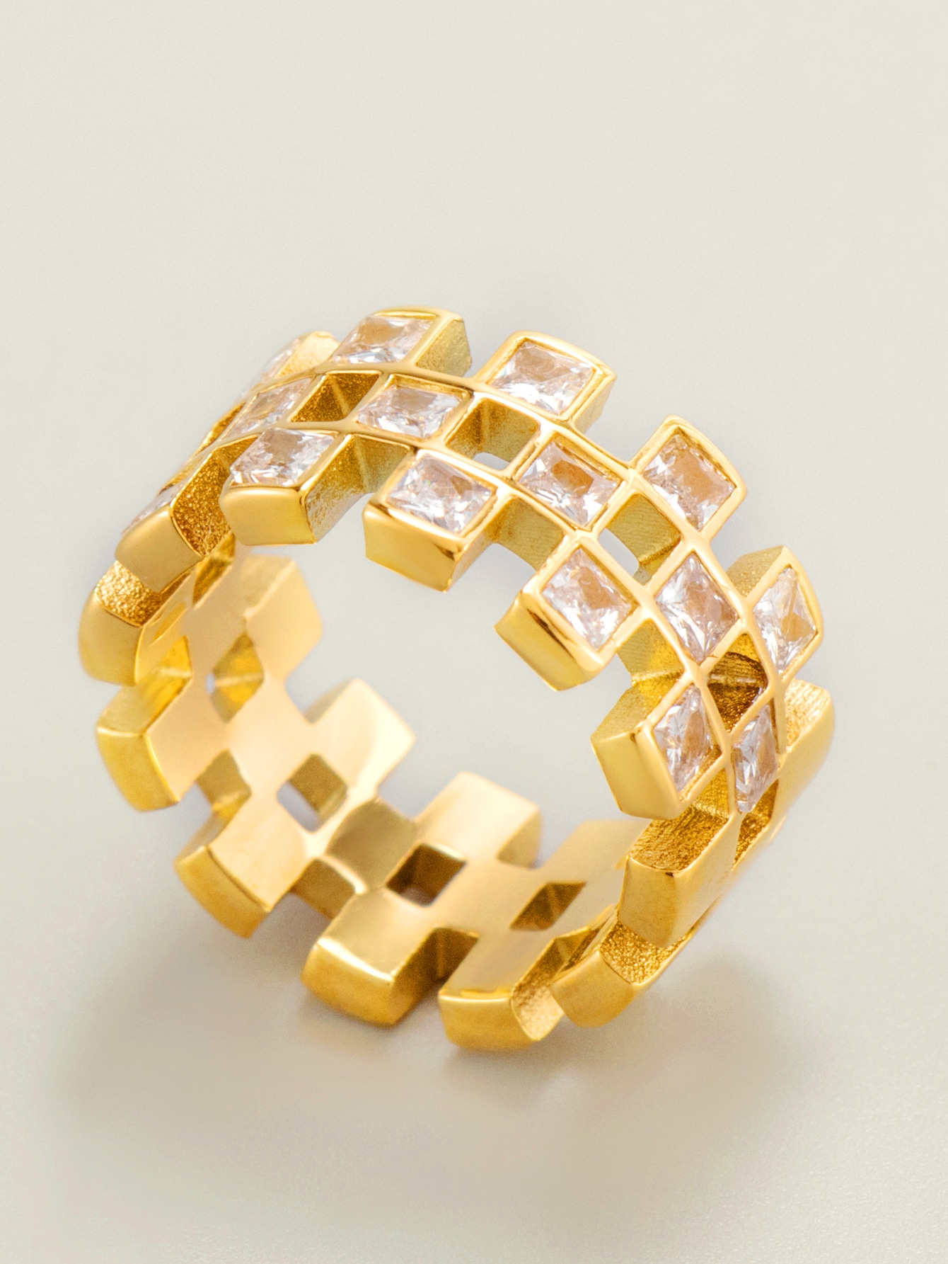 Fashion Stainless Steel Gold Plated Checked Mate Shape Ring
