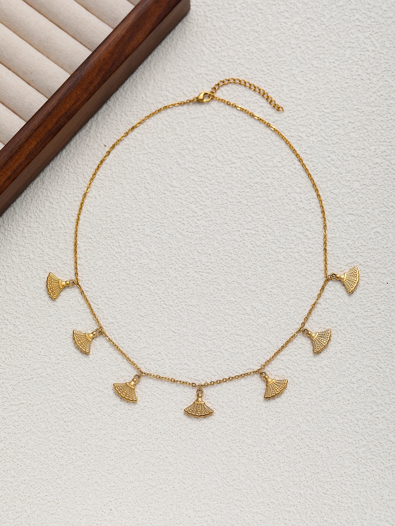 Boho Style Fan Pendant Necklace
