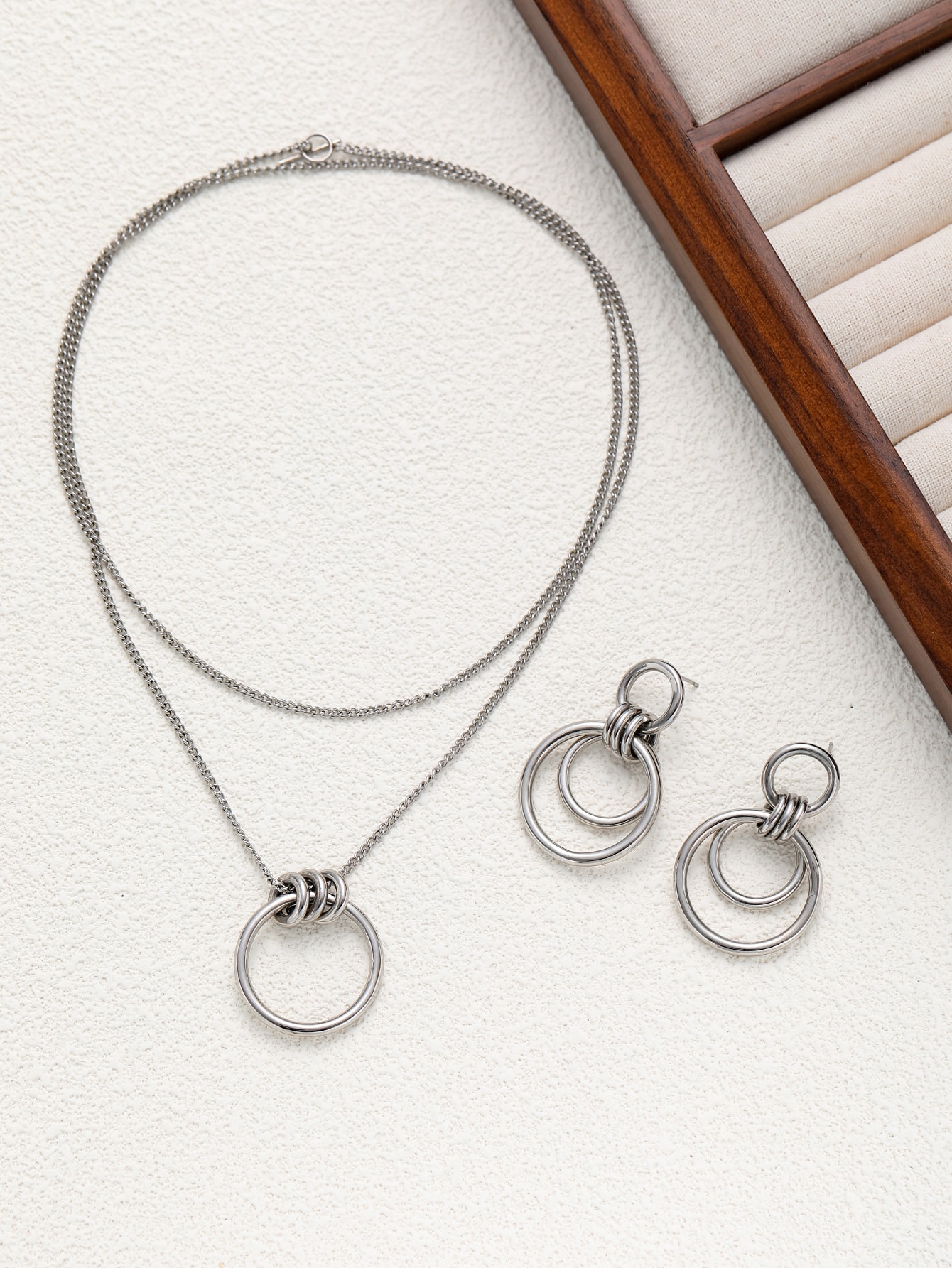 Minimalist Interlocking Ring Jewelry Set