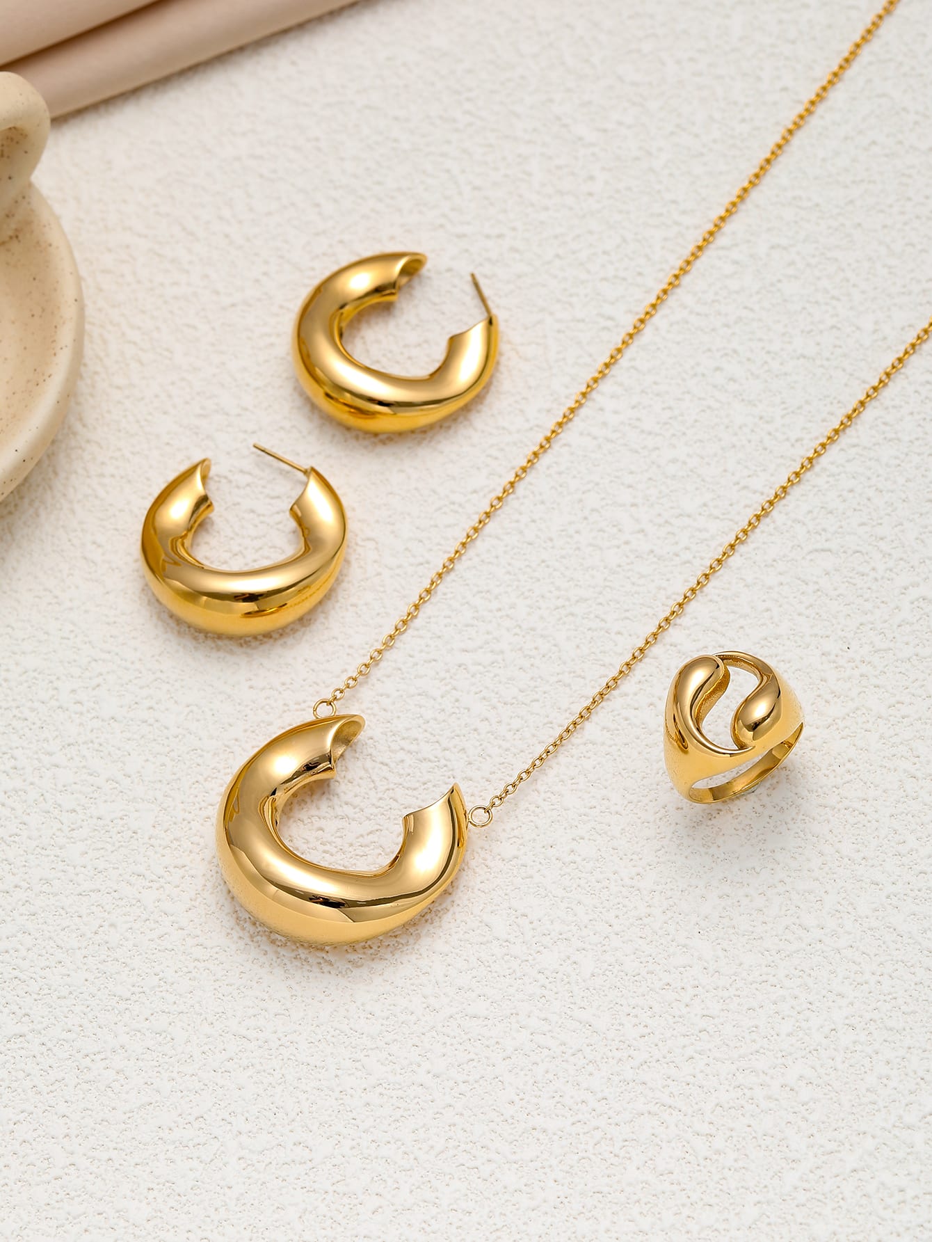 Arc Glow Minimalist  Gold Jewelry Set