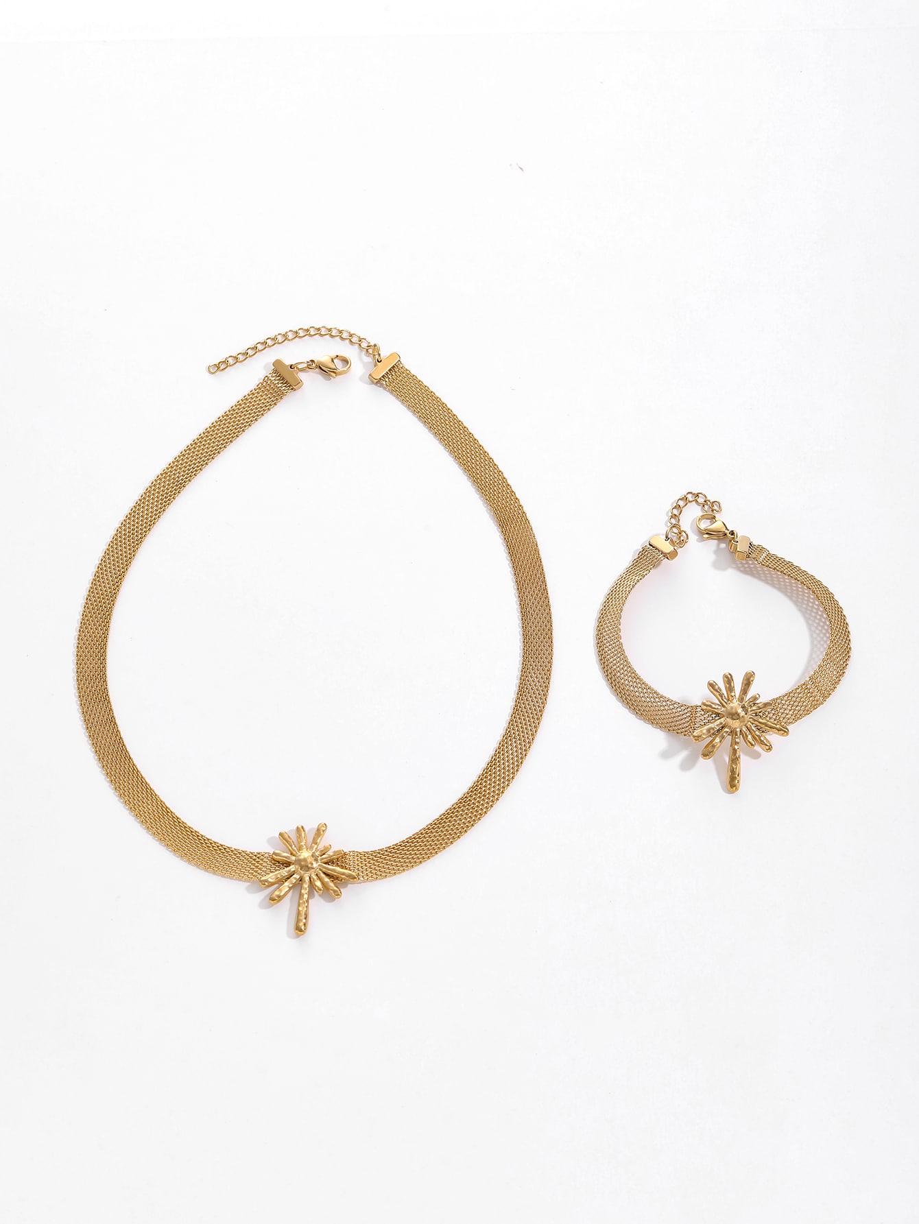 Gold Palm Glow Necklace & Bracelet Set