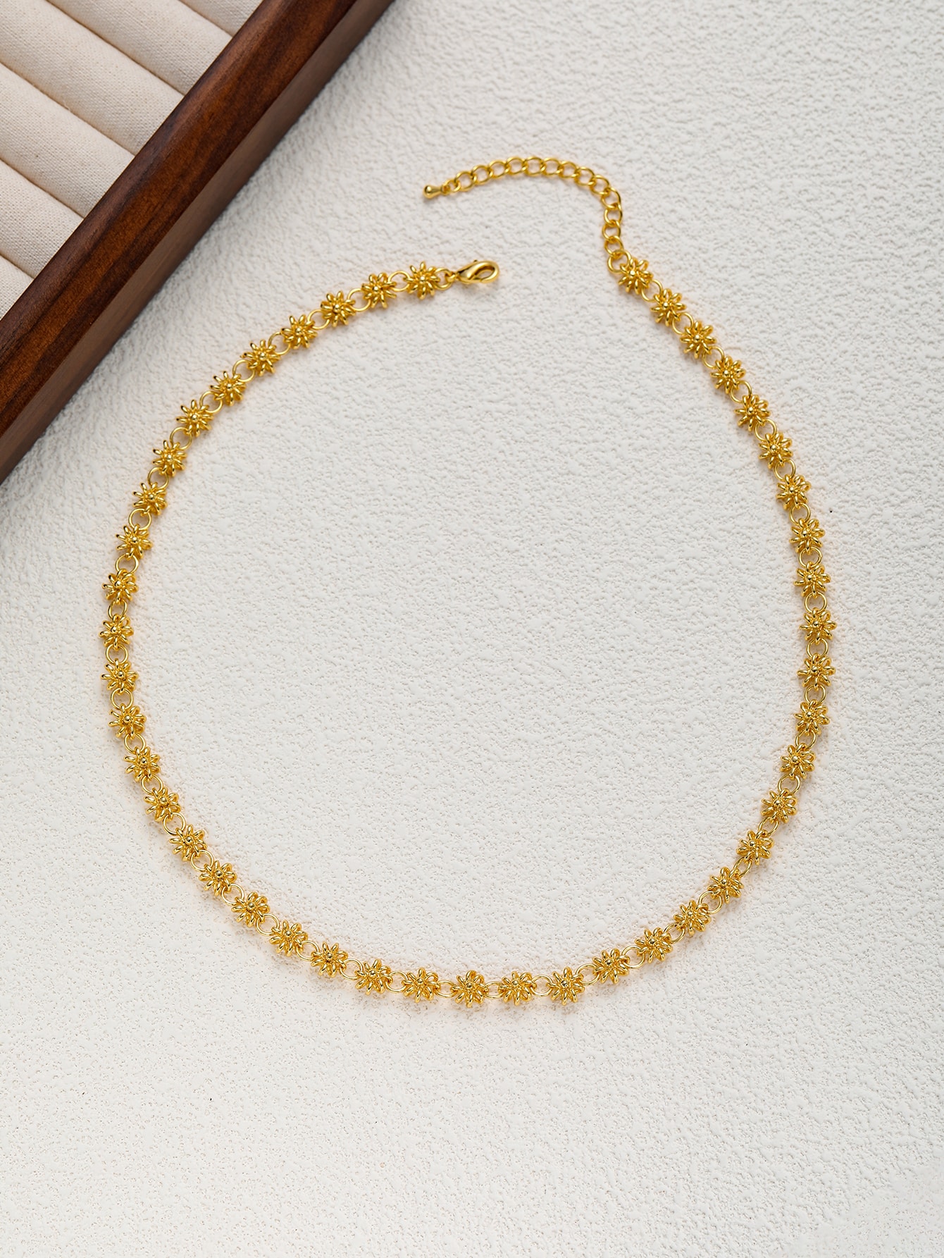 Golden Daisy Chain Choker Necklace