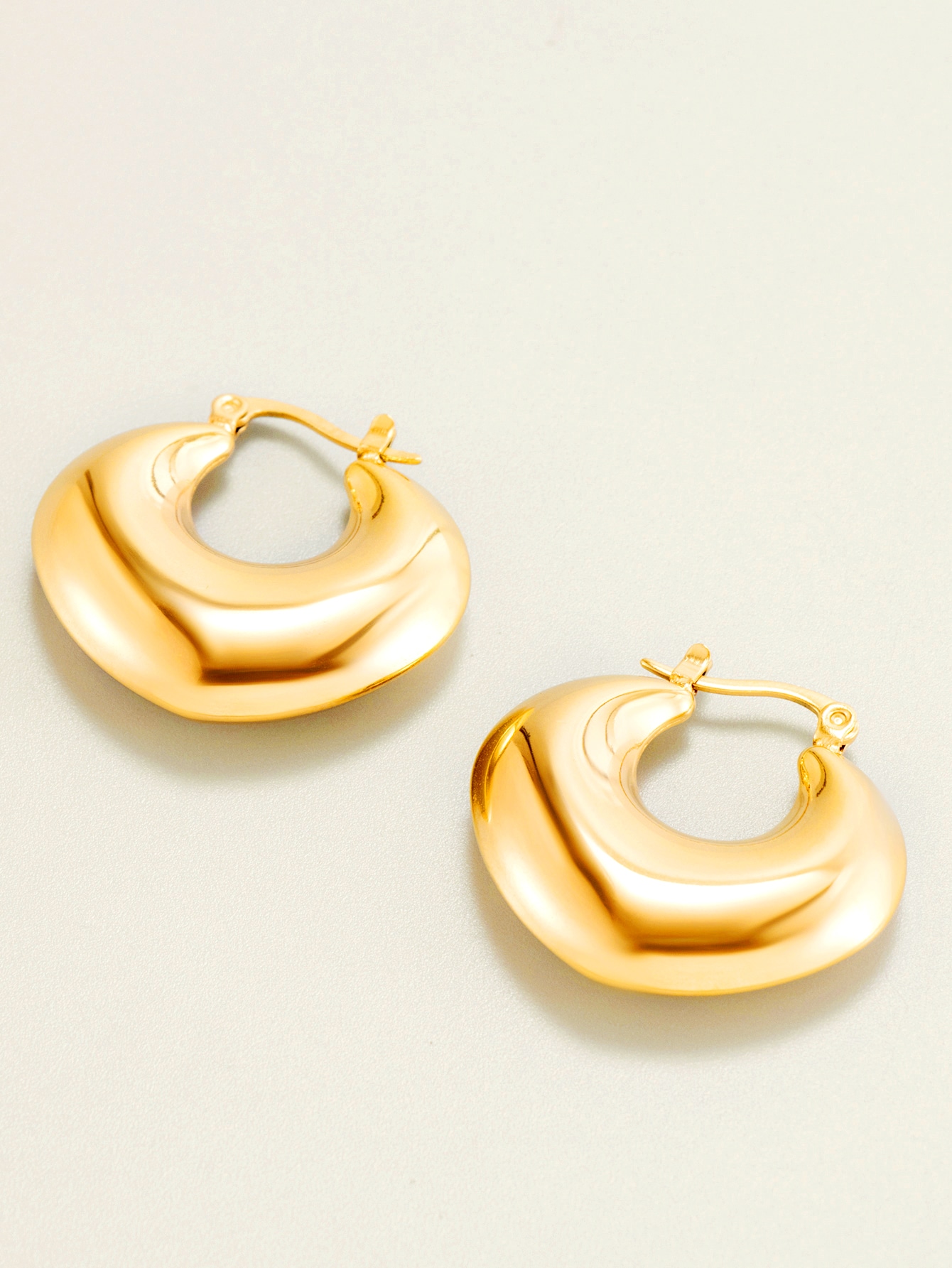 Stainless Steel Hollow Chunky C-Shape Open Hoop Earring